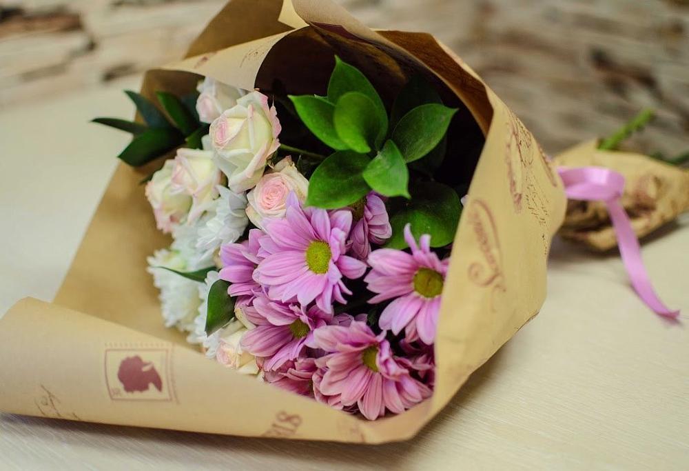 Букет цветов из: Розы и Хризантемы в Кадуе