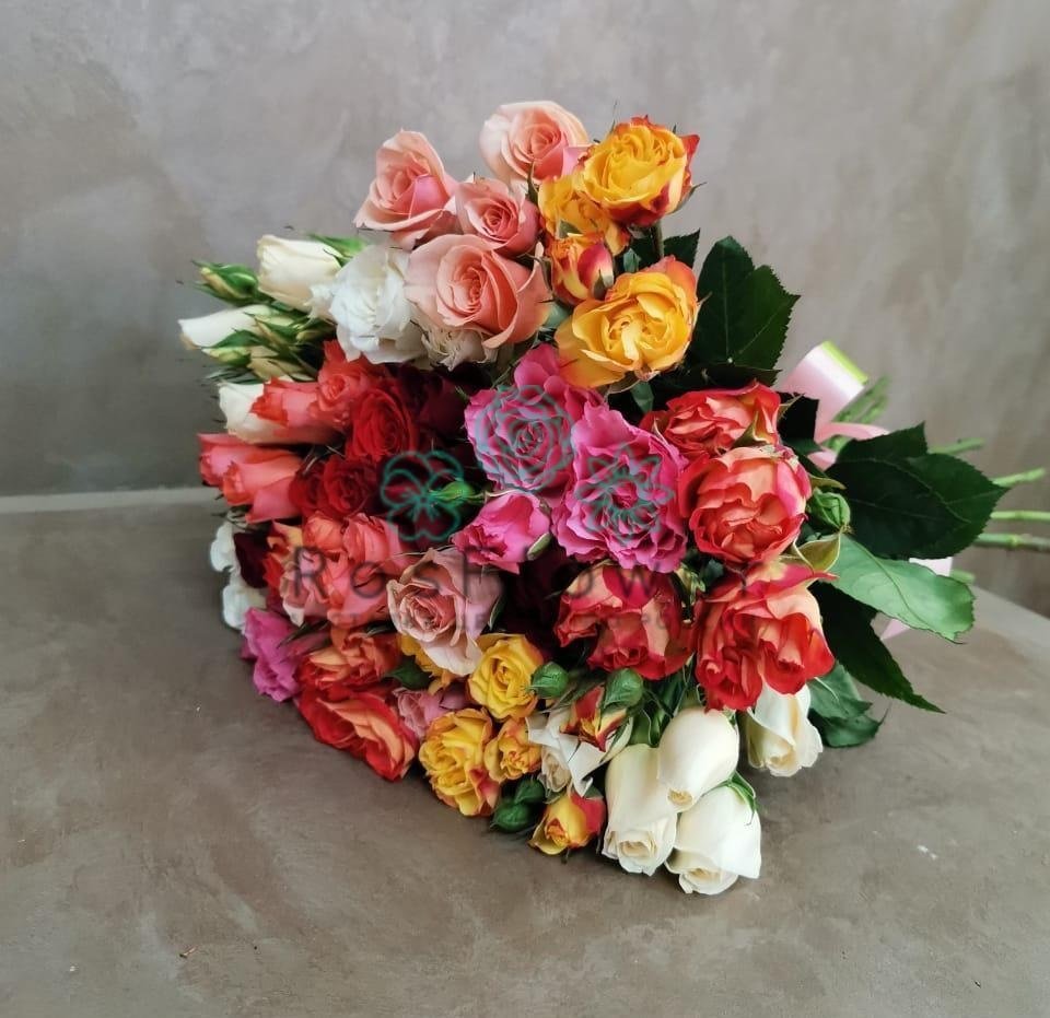 Букет цветов из: Розы в Кадуе