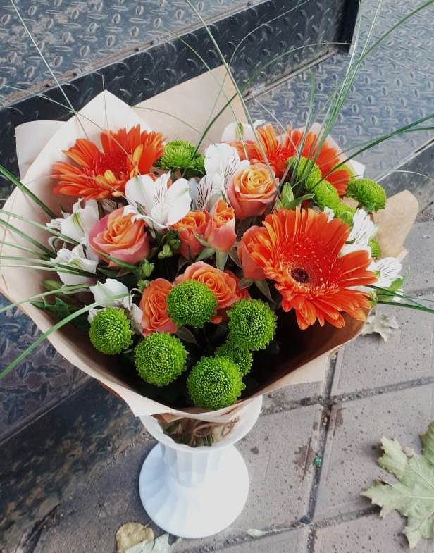 Букет цветов из: Герберы, Хризантемы, Альстромерии и Розы в Кадуе