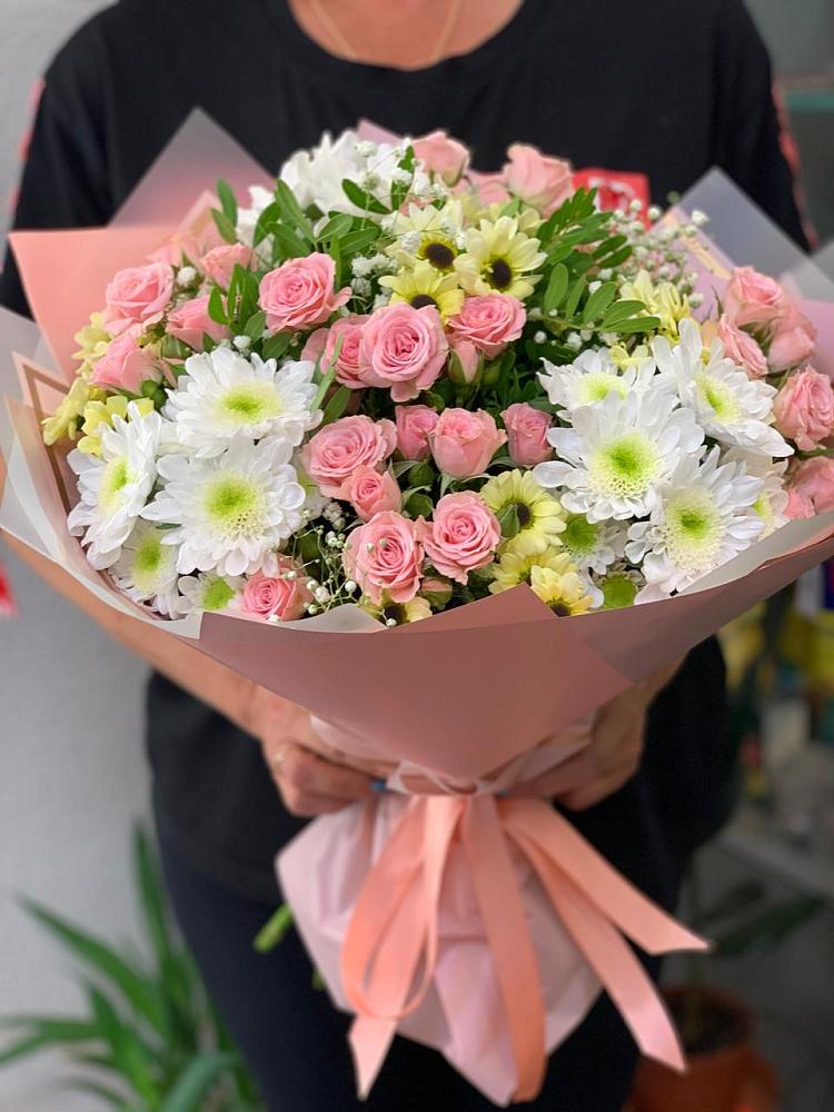 Букет цветов из: Розы и Хризантемы в Кадуе