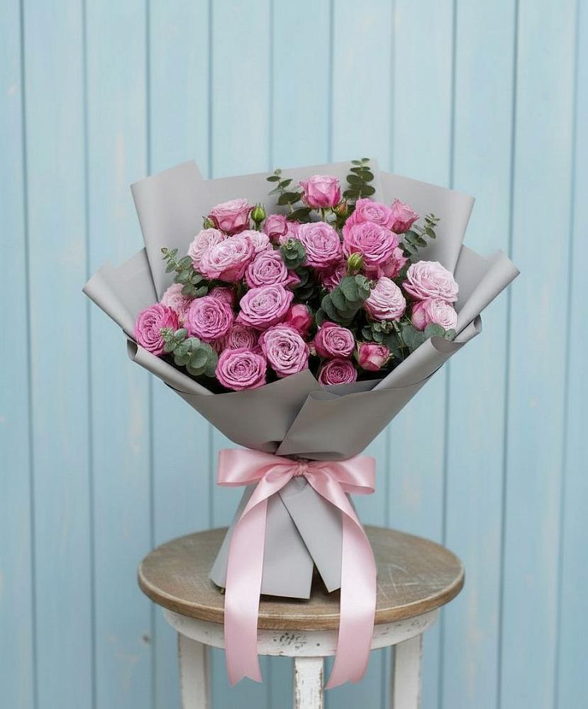 Букет цветов из: Розы в Кадуе