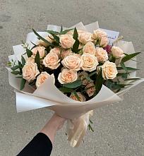 Букет Кремовые розы Латте в Кадуе