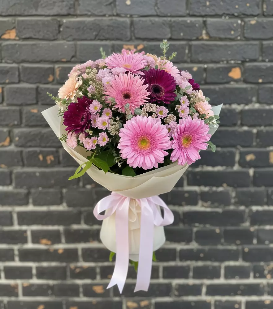 Букет цветов из: Герберы и Хризантемы в Кадуе