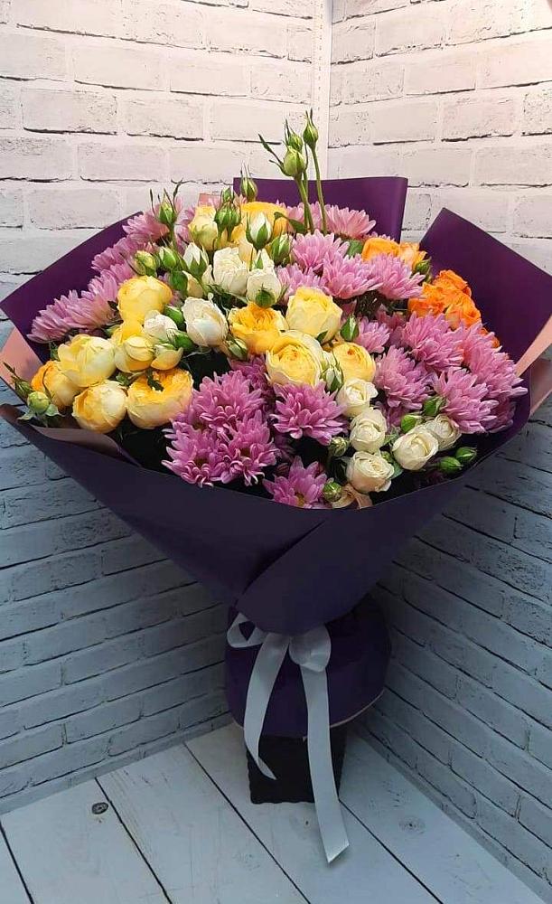 Букет цветов из: Хризантемы и Розы в Кадуе