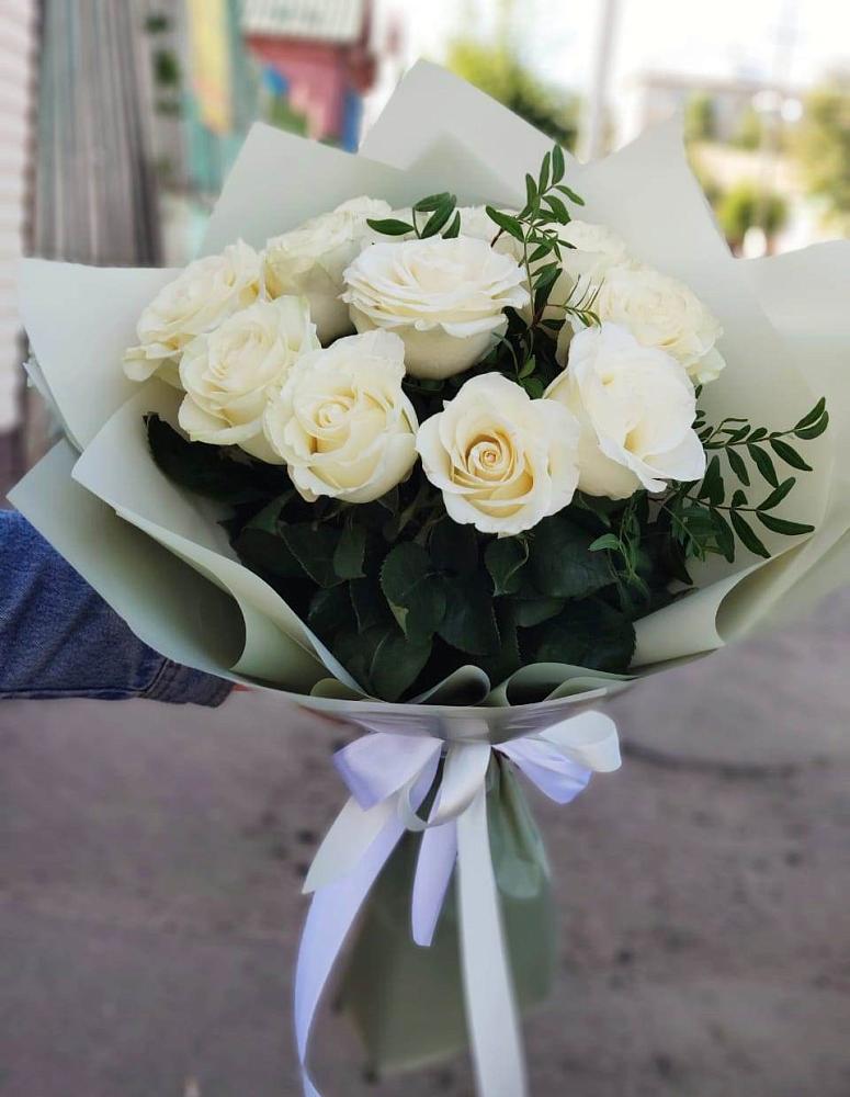 Букет Белые розы Проуд в Кадуе