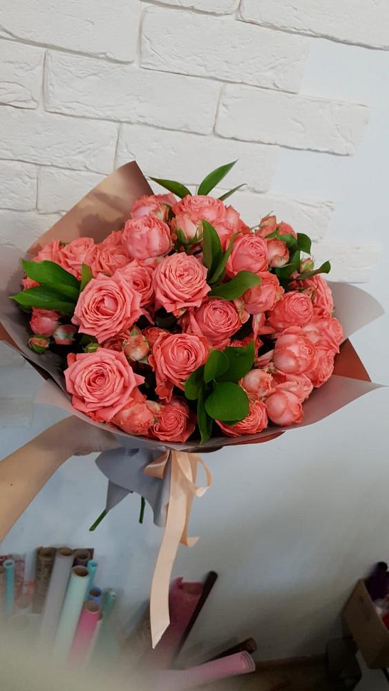 Букет цветов из: Розы в Кадуе