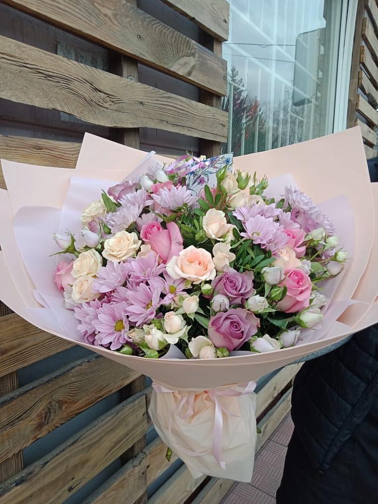 Букет цветов из: Розы и Хризантемы в Кадуе