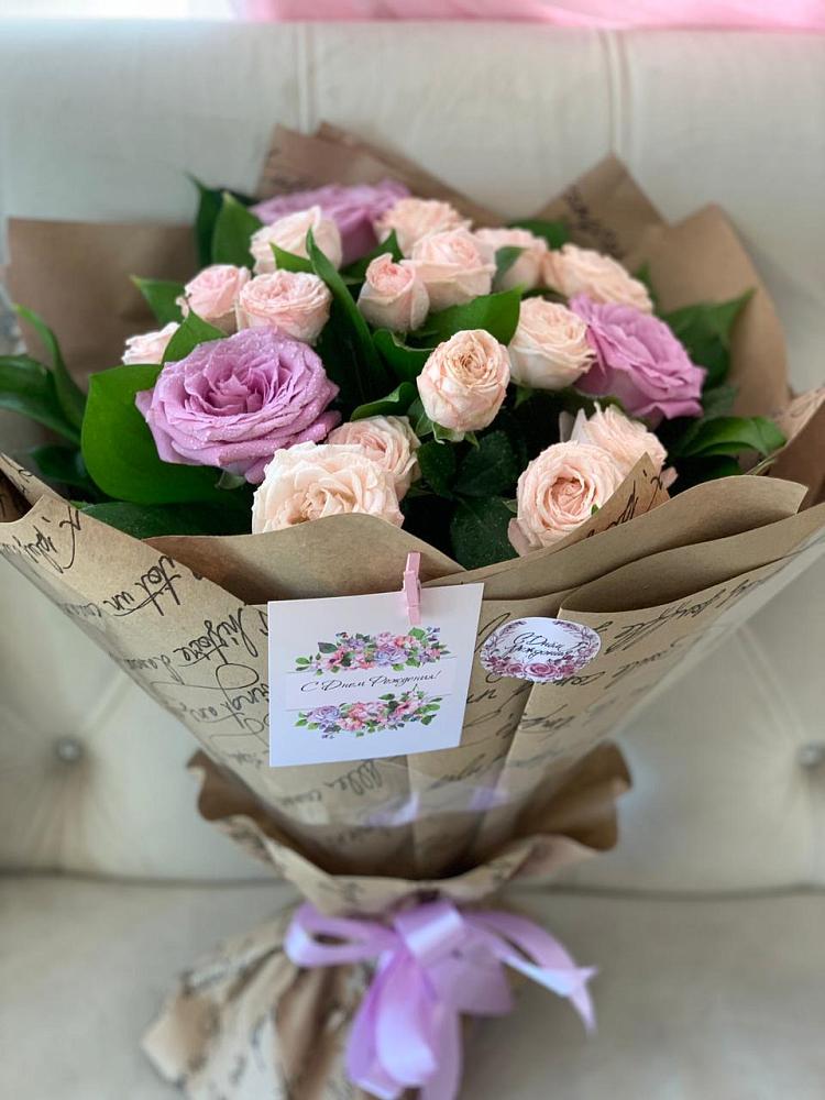 Букет цветов из: Розы в Кадуе