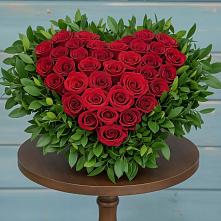 Цветочная композиция из Розы в виде сердца в Кадуе