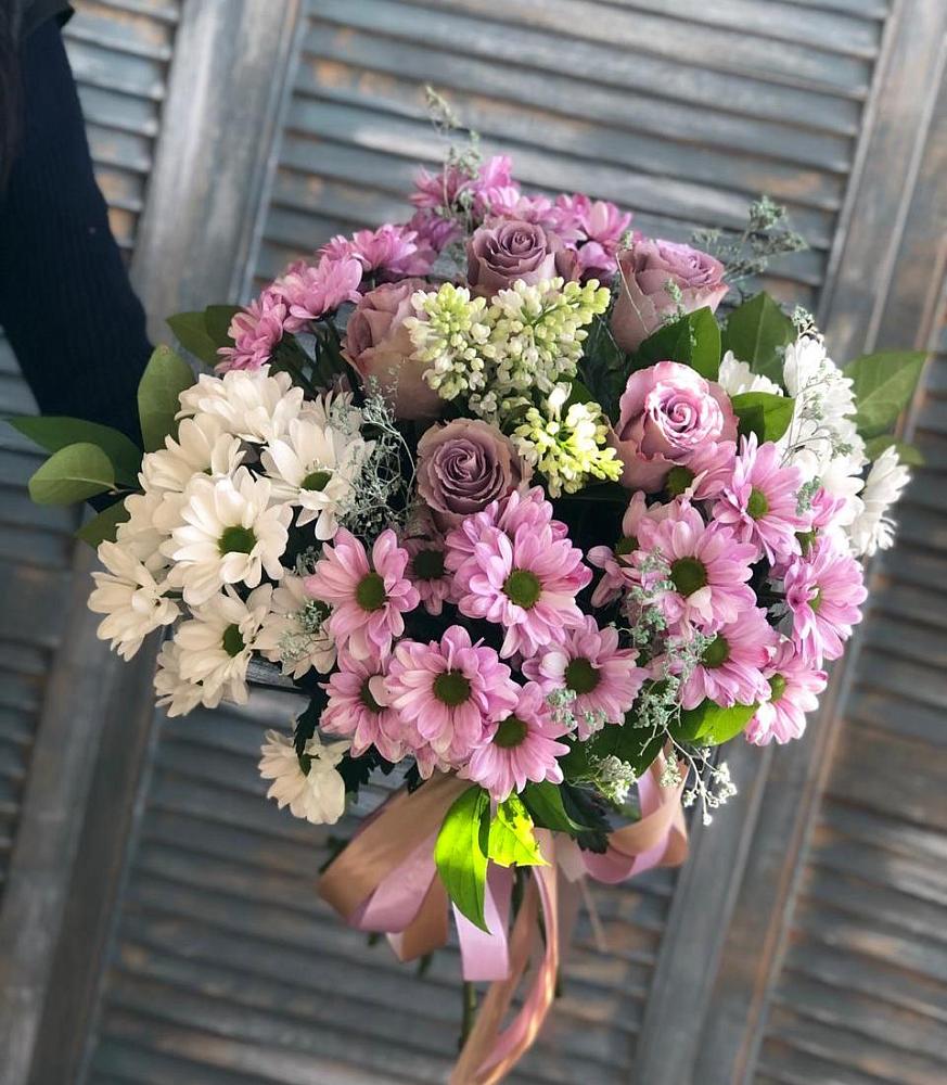 Букет цветов из: Хризантемы и Розы в Кадуе