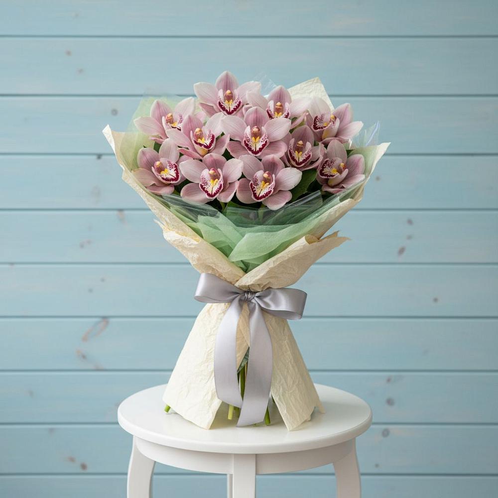 Букет цветов из: Орхидеи и Розы в Кадуе