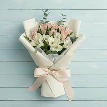 Букет цветов из:  Альстромерии в Кадуе