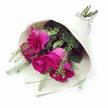 Букет цветов из:  Розы в Кадуе