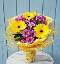 Букет цветов из:  Хризантемы и Герберы в Кадуе