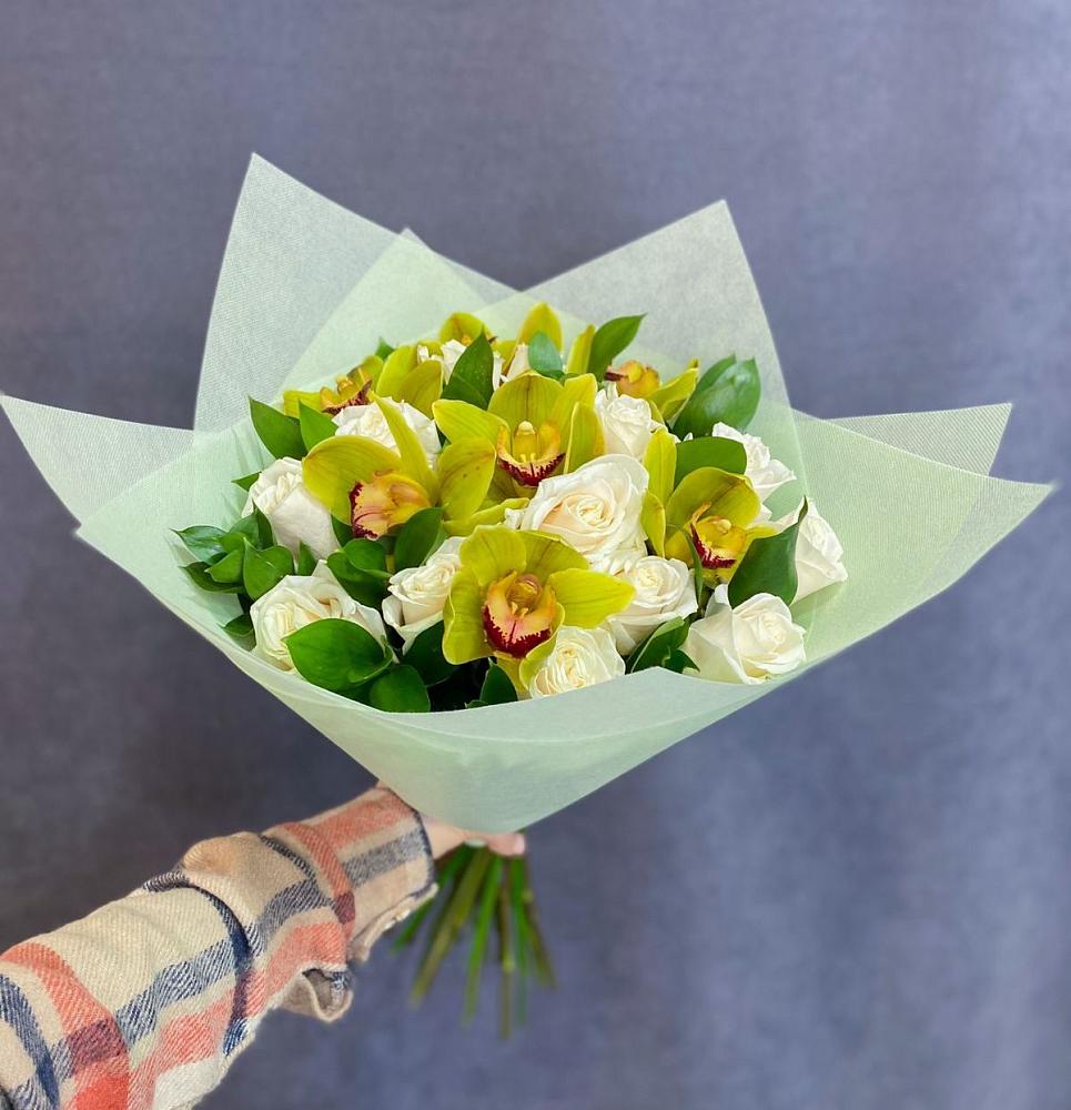 Букет цветов из: Орхидеи и Розы в Кадуе