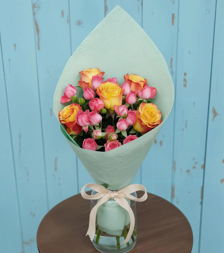 Букет цветов из: Розы в Кадуе