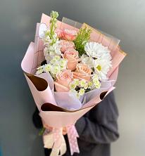 Букет цветов из:  Хризантемы и Розы в Кадуе