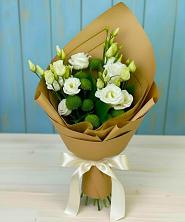 Букет цветов из:  Хризантемы и Лизиантусы в Кадуе