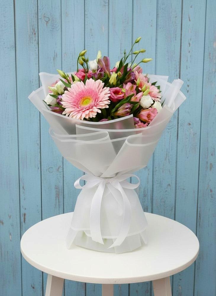 Букет цветов из: Герберы, Альстромерии и Лизиантусы в Кадуе