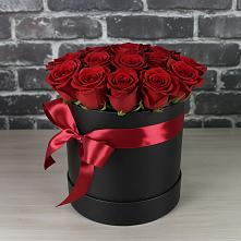 Цветочная композиция из Розы в шляпной коробке в Кадуе