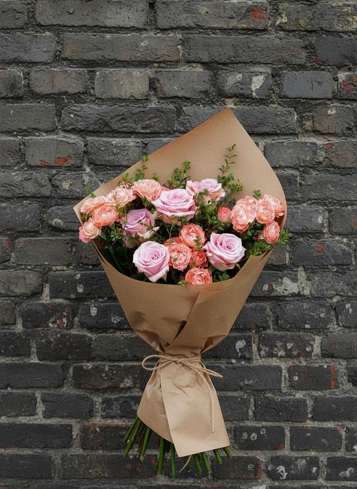 Букет цветов из: Розы в Кадуе