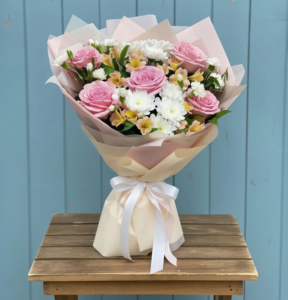 Букет цветов из: Гвоздики, Орхидеи и Розы в Кадуе