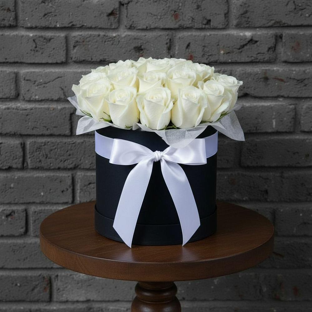 Цветочная композиция из Розы в шляпной коробке в Кадуе