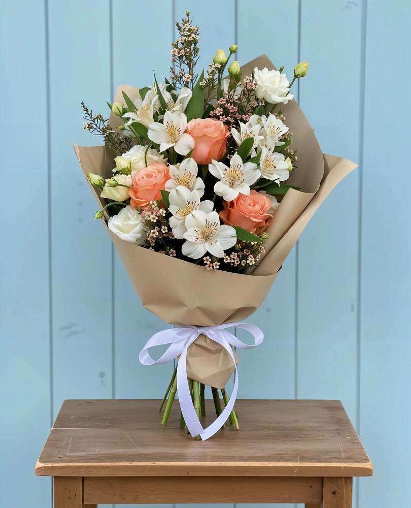 Букет цветов из: Альстромерии, Лизиантусы, Розы и Хризантемы в Кадуе