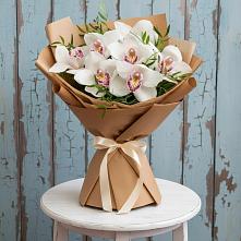 Букет цветов из:  Орхидеи и Розы в Кадуе