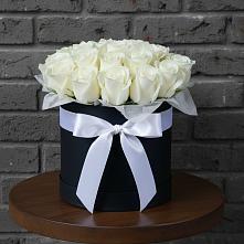 Цветочная композиция из Розы в шляпной коробке в Кадуе