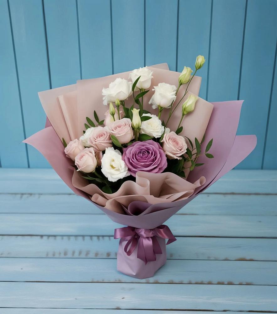 Букет цветов из: Розы и Лизиантусы в Кадуе